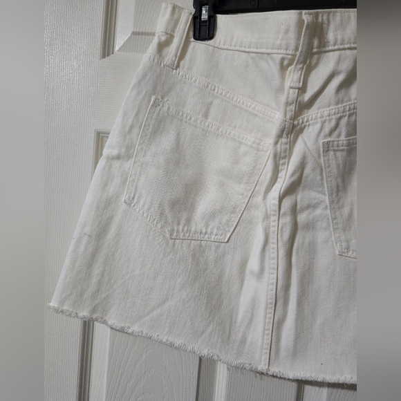 Madewell Rigid Denim A-Line High Waist Mini Skirt in Tile White, Button Fly, EUC - Picture 9 of 13